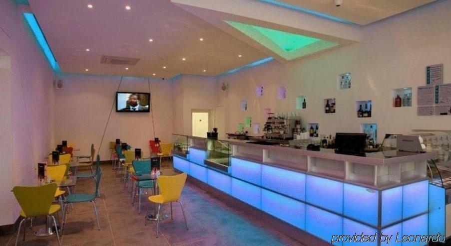Hostel St Georgio Ilford Restaurant foto